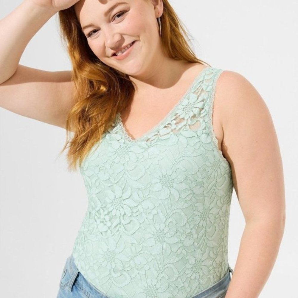 Torrid - Stretch Lace V-Neck Tank in "Harbor Grey" / Mint Green
